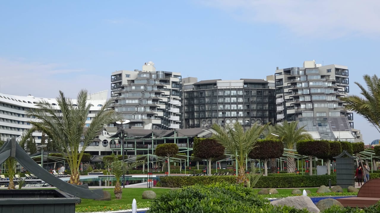 Blick vom Garten Limak Lara Deluxe Hotel & Resort