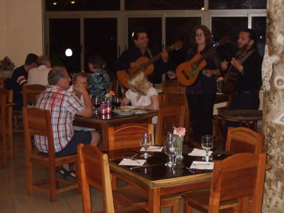 Band bei Abendessen Hotel Los Caneyes