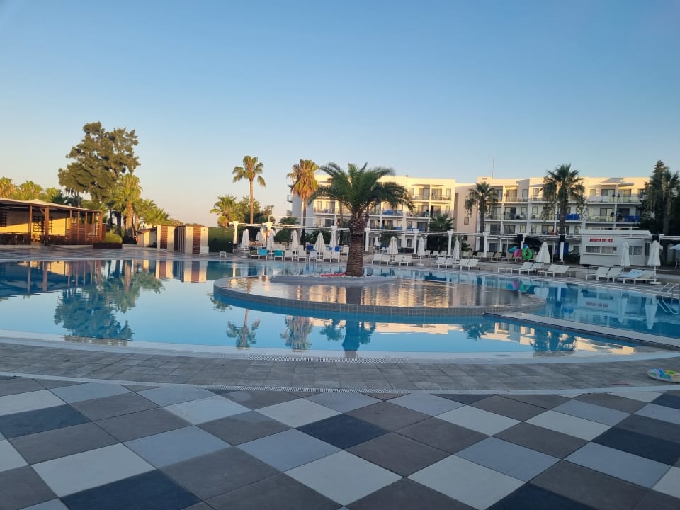 Pool Kaya Side