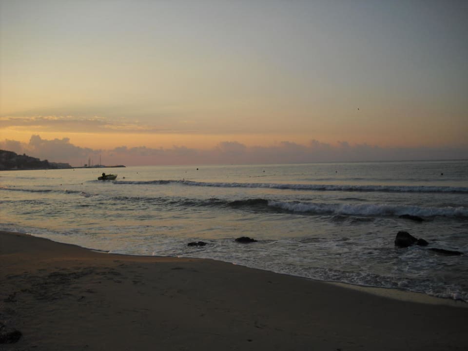 Sonnenaufgang Hotel Sineva Beach