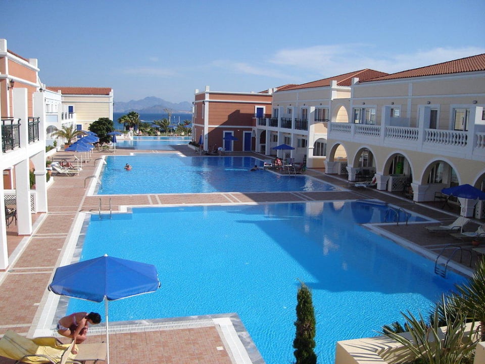 Pools Porto Bello Royal