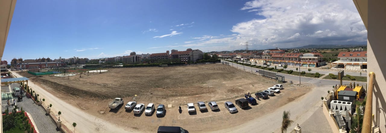 Baugrundstück statt Grünanalgen Well Palace Side