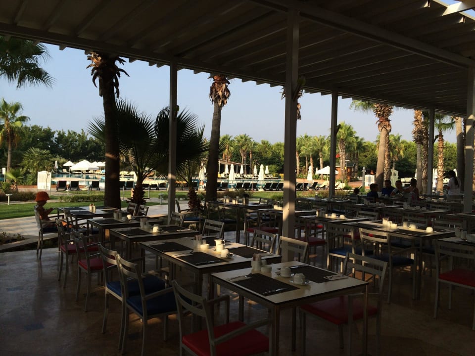 Terrasse Hauptrestaurant Lara Barut Collection