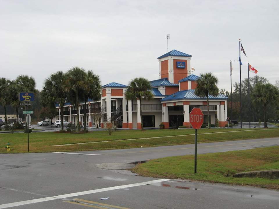Holiday Inn Express Chiefland, Florida Hotel Days Inn Chiefland