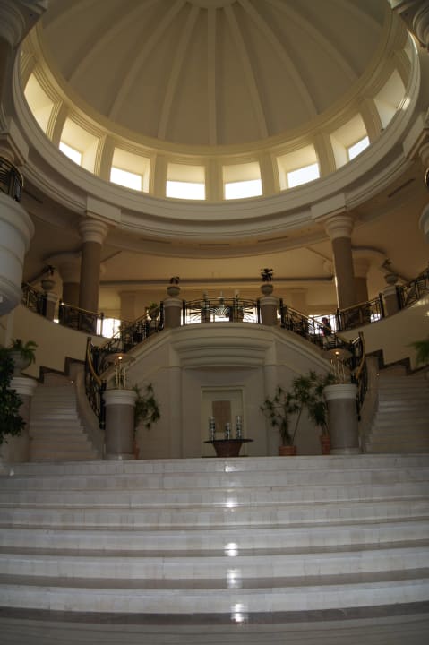Im Lobby ist es immer angenehm kühl Renaissance Sharm El Sheikh Golden View Beach Resort