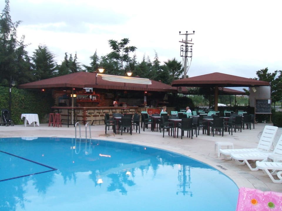 Poolbar Hotel Pelin