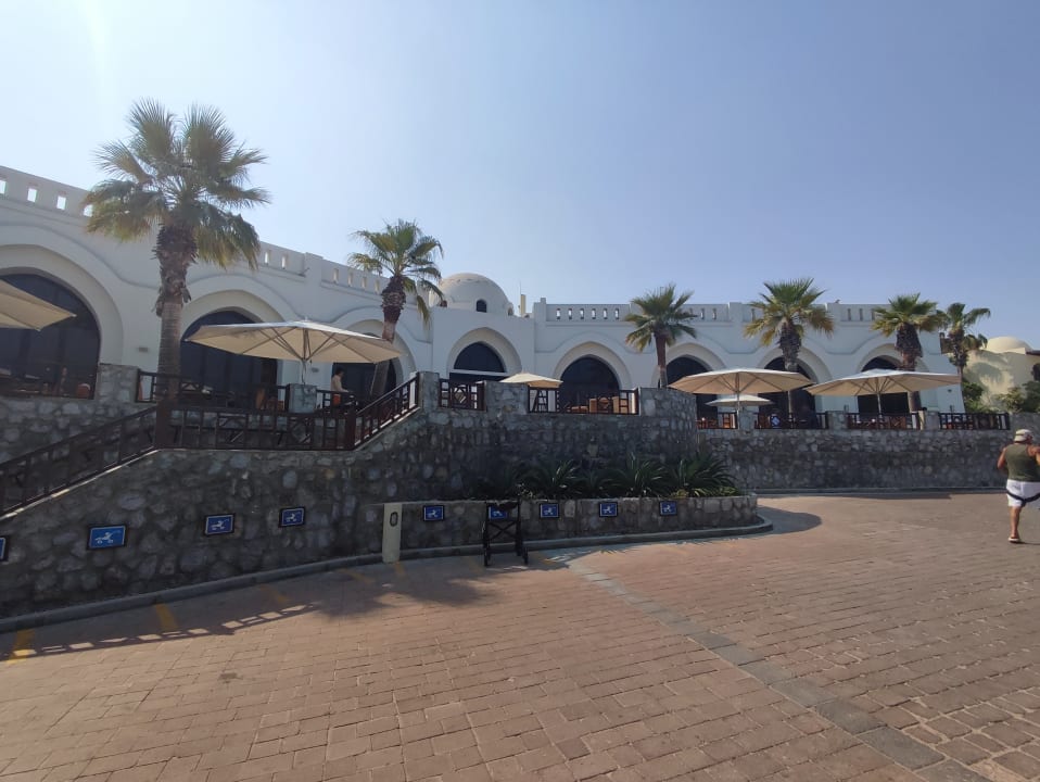 Gastro The Cove Rotana Resort