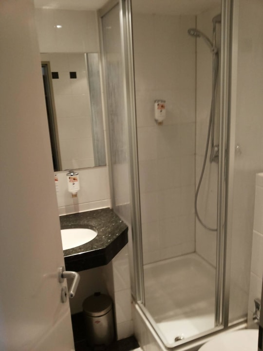 Blick ins Bad CityClass Hotel am Heumarkt