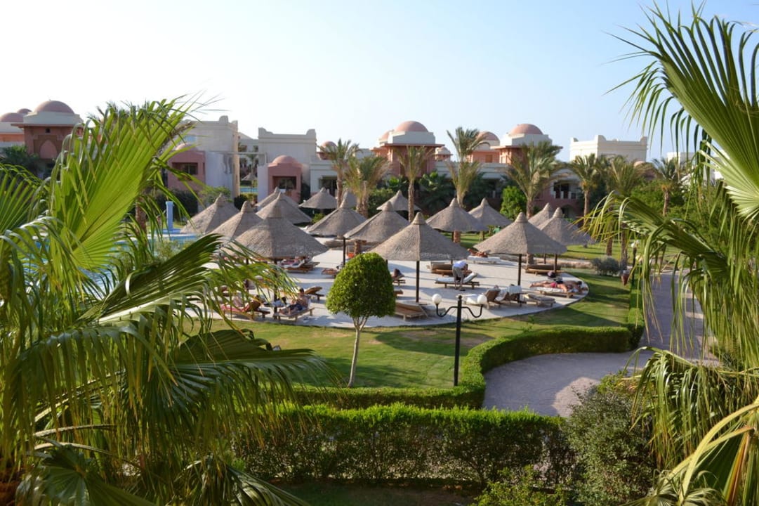 Garten- und Poolanlage Serenity Alpha Beach