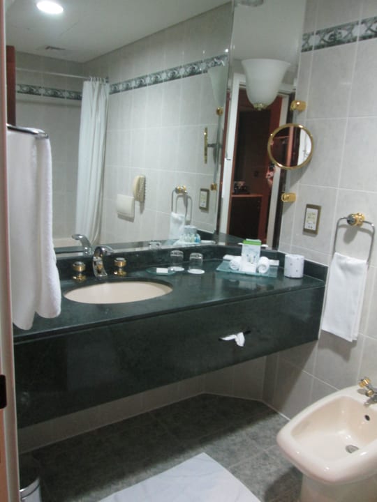 Bad Mövenpick Grand Al Bustan Dubai