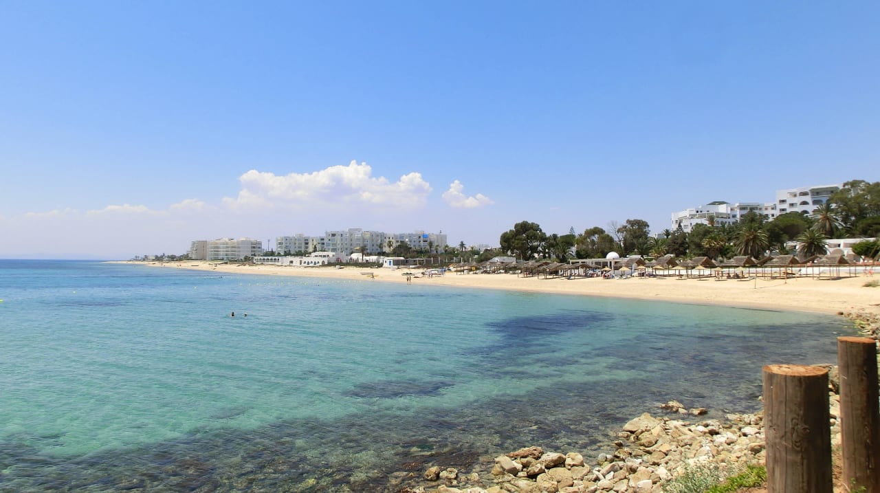 Hotel-Strand re. Hotel Bel Azur Thalasso & Bungalows