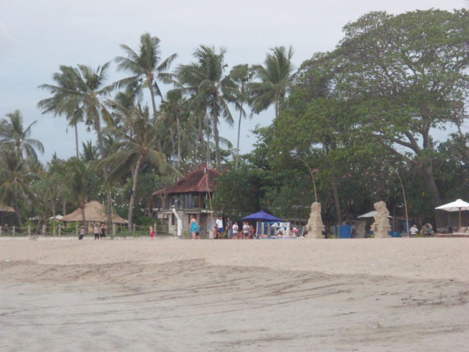 Blick auf den Hotelstrand Bali Dynasty Resort