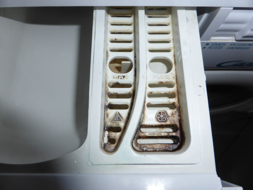 Verdreckte Waschmaschine Sardafit Nr. 555a - Surfer's Traumhaus an zwei Sandstränden