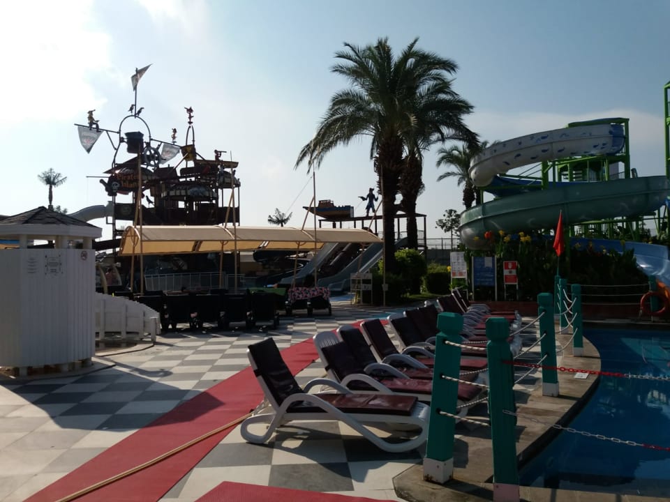 Pool Crystal Admiral