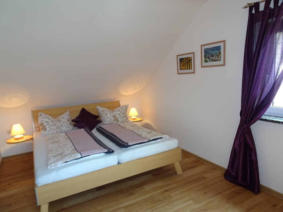 Schlafzimmer - Ferienwohnung Nr. 2 Apartments Haus Holzheimer