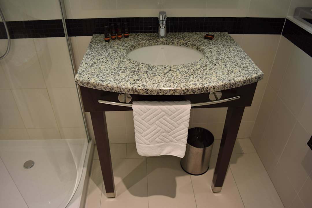 Waschtisch Hampton by Hilton Warsaw City Centre