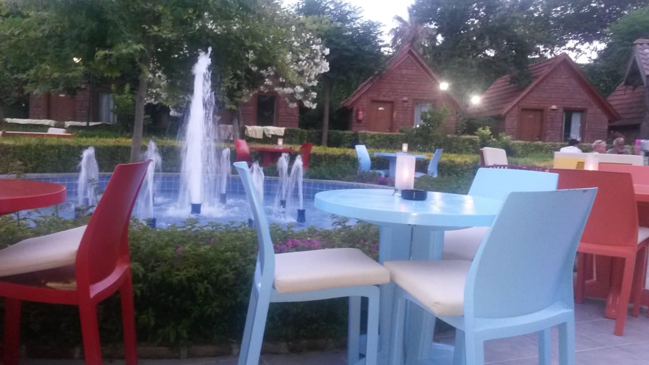 Cleopatrabar Can Garden Beach
