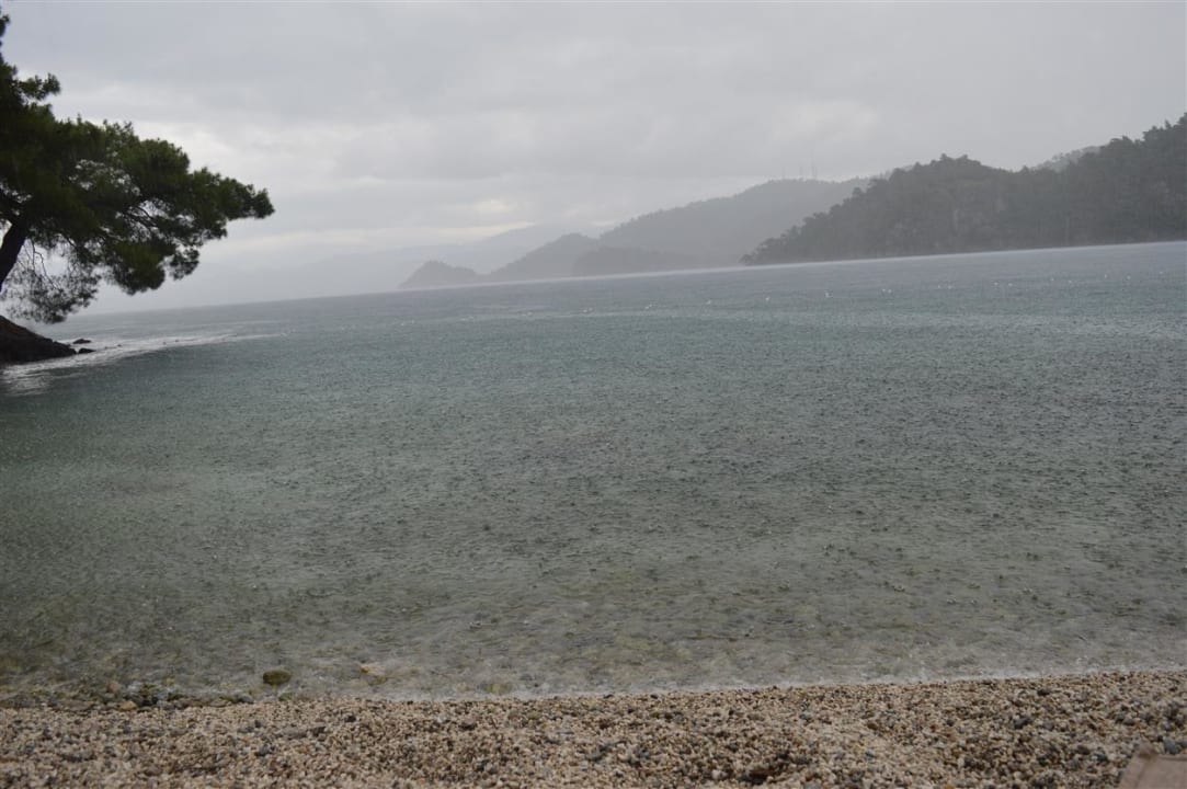 Strand Hillside Beach Club