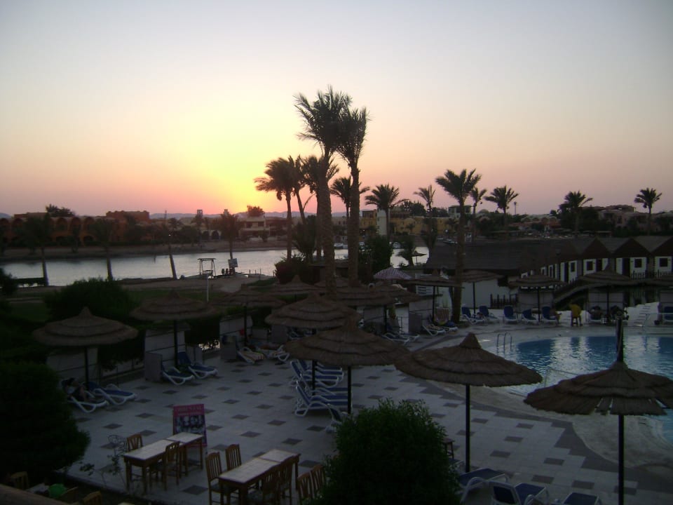 Закат Panorama Bungalows Resort El Gouna
