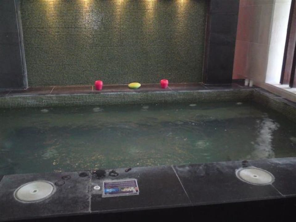 Whirlpool im Wellnessbereich Salobre Hotel Resort & Serenity