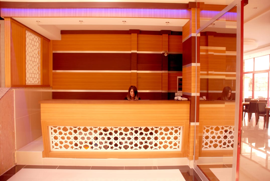 Reception Hotel Diamore