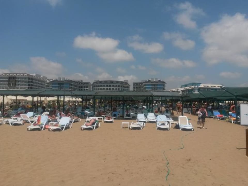 Strandbar mit Strand Side Breeze Hotel