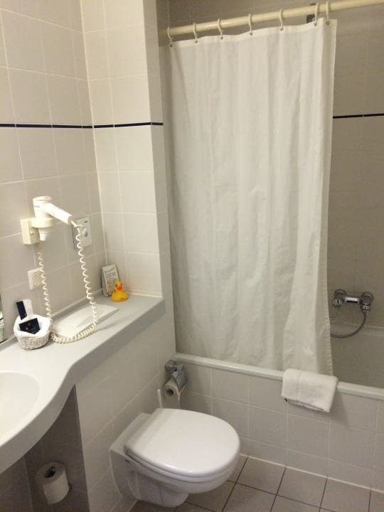 Etwas altbacken, ein Duschvorhang Wohnen bei Tante ALMA vormals Augusta