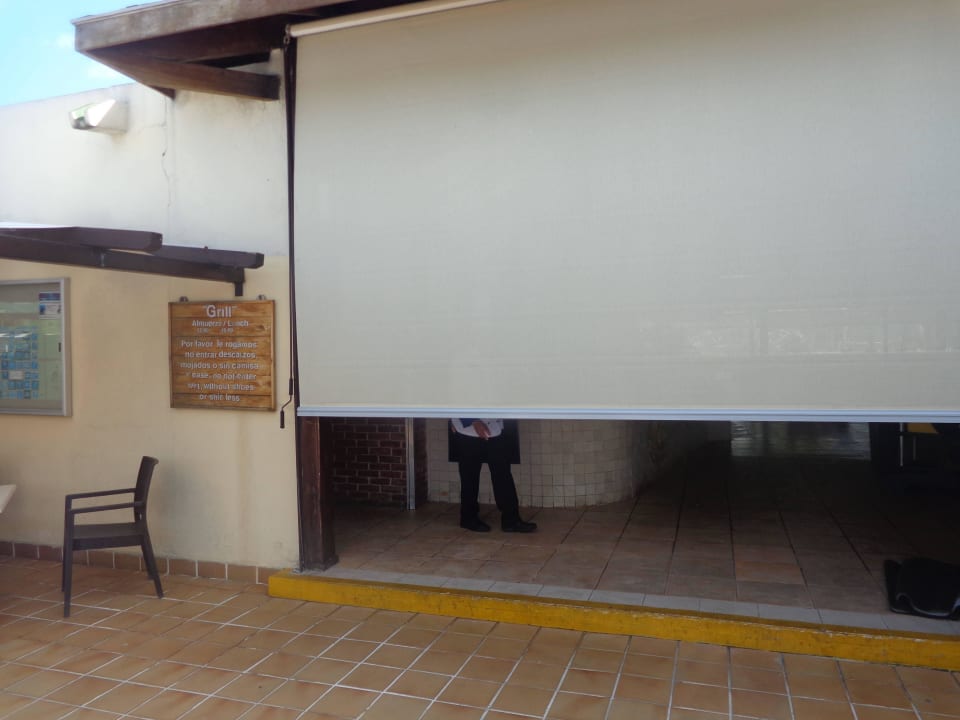 Eingang zum Mittagstisch Blau varadero - Adults only