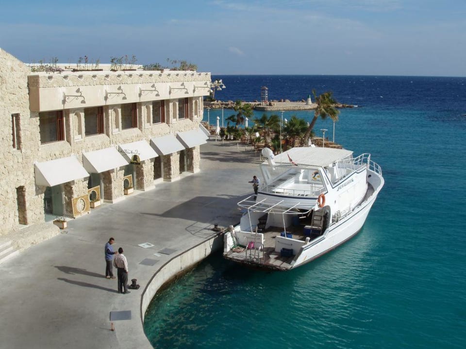 Citadel Azur Bootsanlegeplatz / Tauchschiff Pickalbatros Citadel Resort