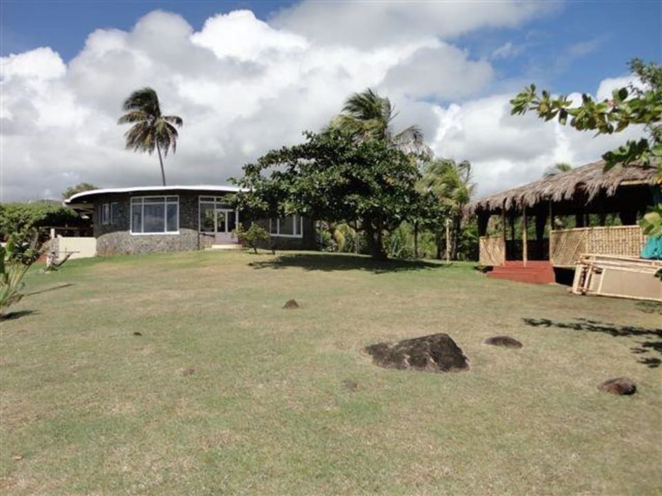 Haupthaus und Salettel Cabier Ocean Lodge