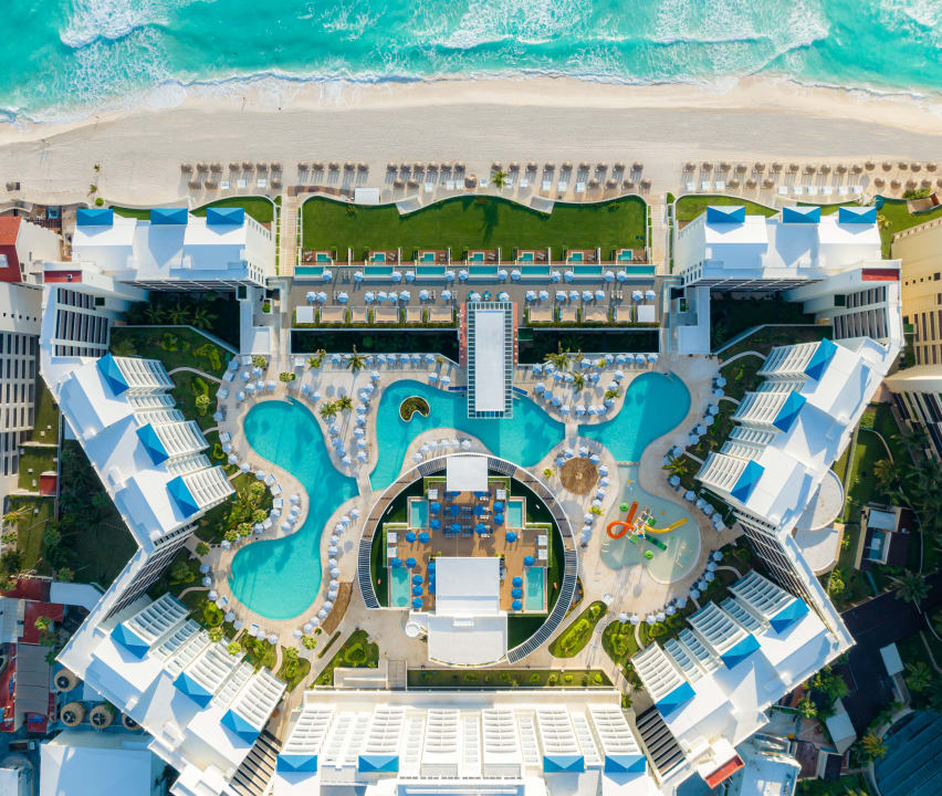 Außenansicht Hilton Cancun Mar Caribe All-Inclusive Resort