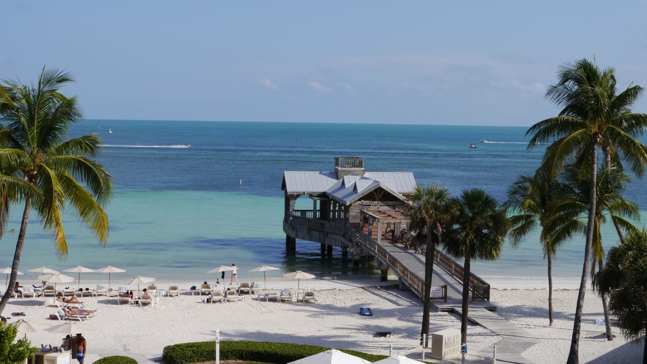 Blick zum Strand The Reach Key West, Curio Collection by Hilton