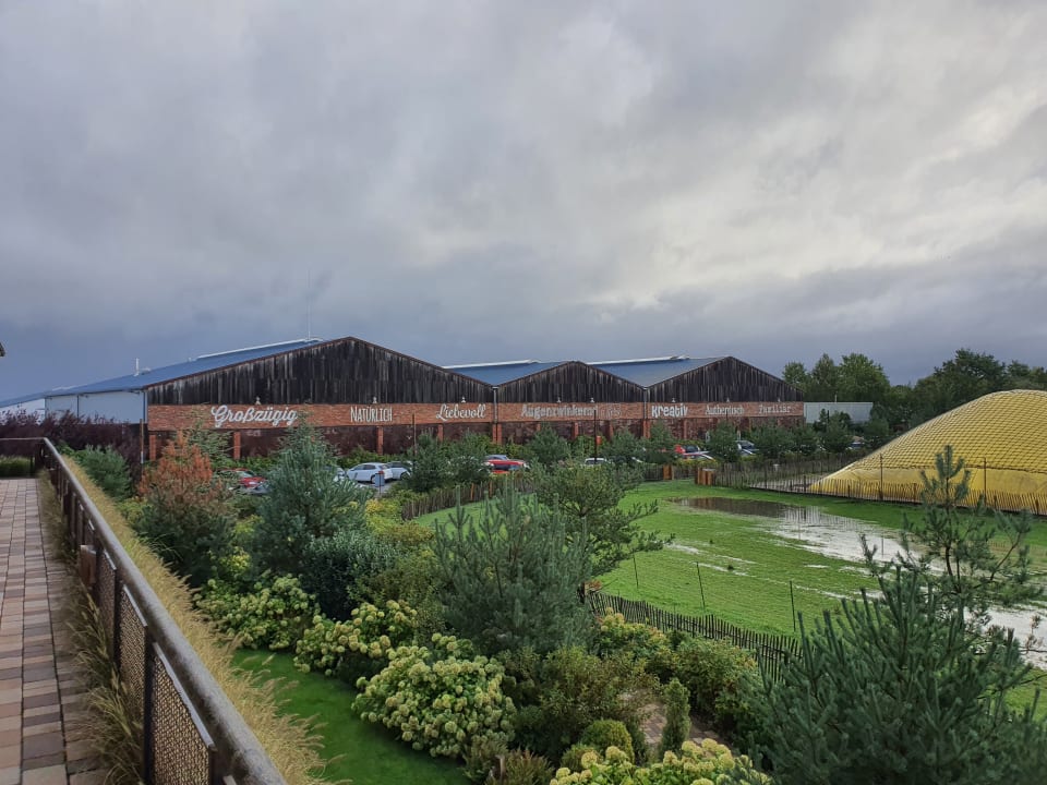 Außenansicht Alles Paletti Karls Upcycling Hotel