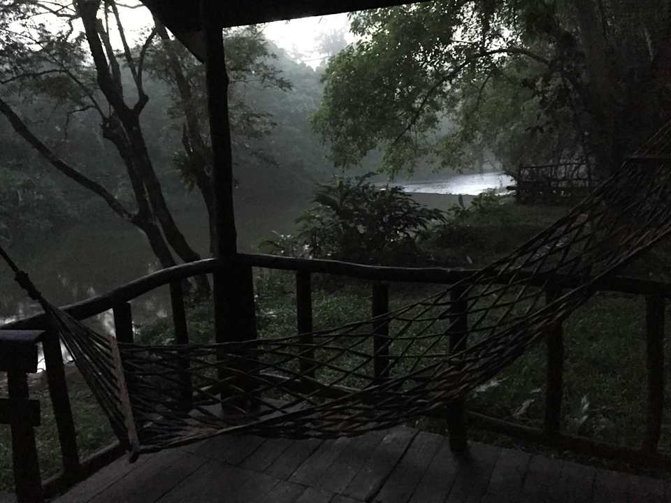 Ausblick bei Nebel Hotel Khao Sok River Cottages