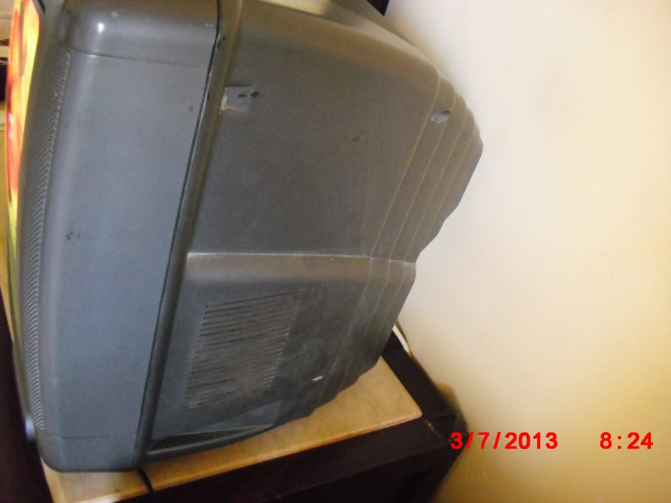 TV aus den 80' Sunny Days Palma De Mirette Resort & Spa