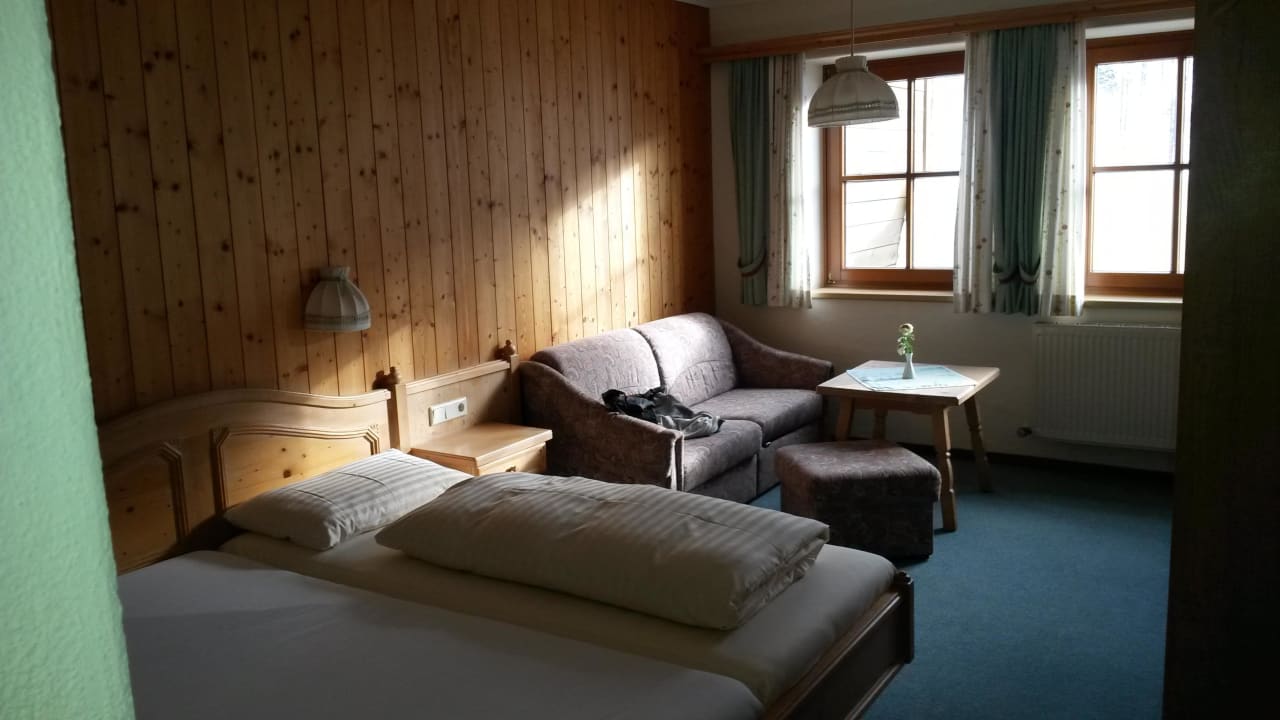 Sitzecke. Kann man auch zum schlafen umbauen Weningeralm