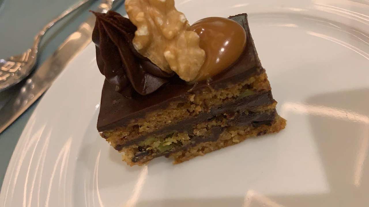 Gastro Acanthus Cennet Barut Collection