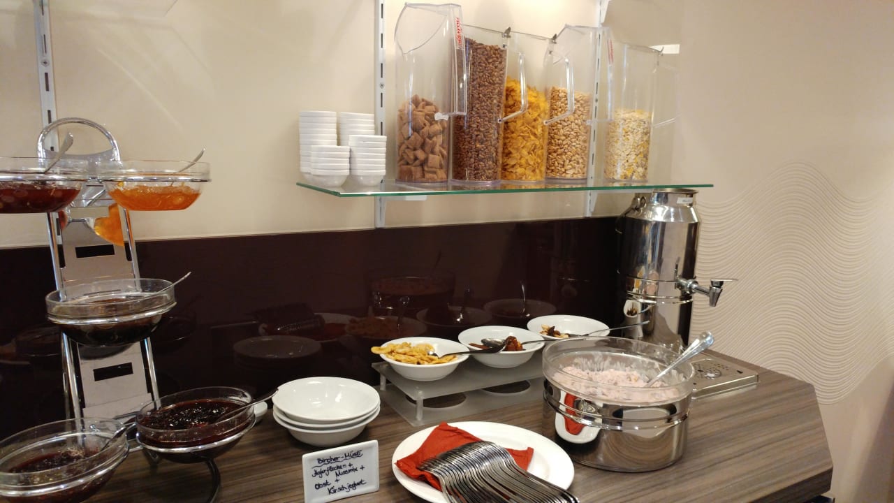 Frühstück Hotel Adena