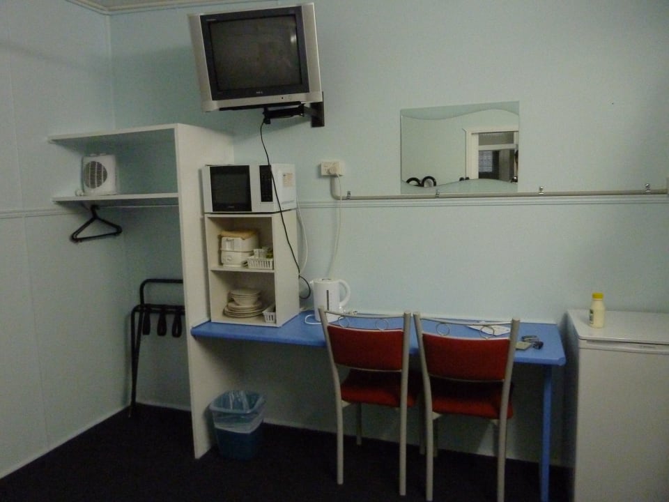 Kühlschrank und Mikrowelle, Wasserkocher Miriam Vale Motel