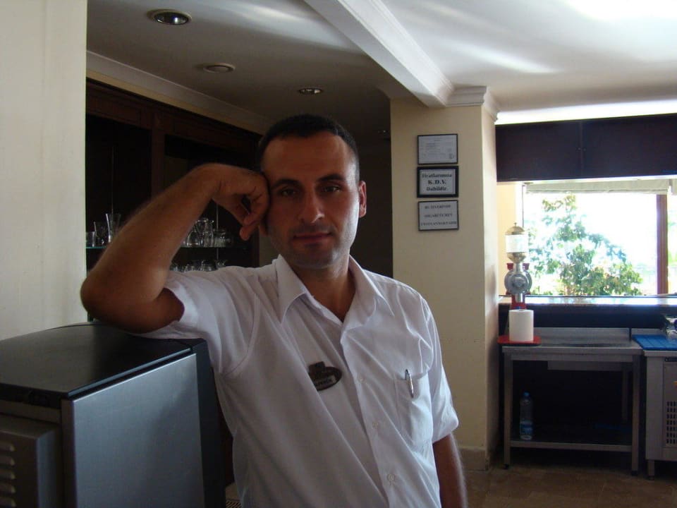 Der Kellner von der Lobby Bar Selectum Family Comfort Side