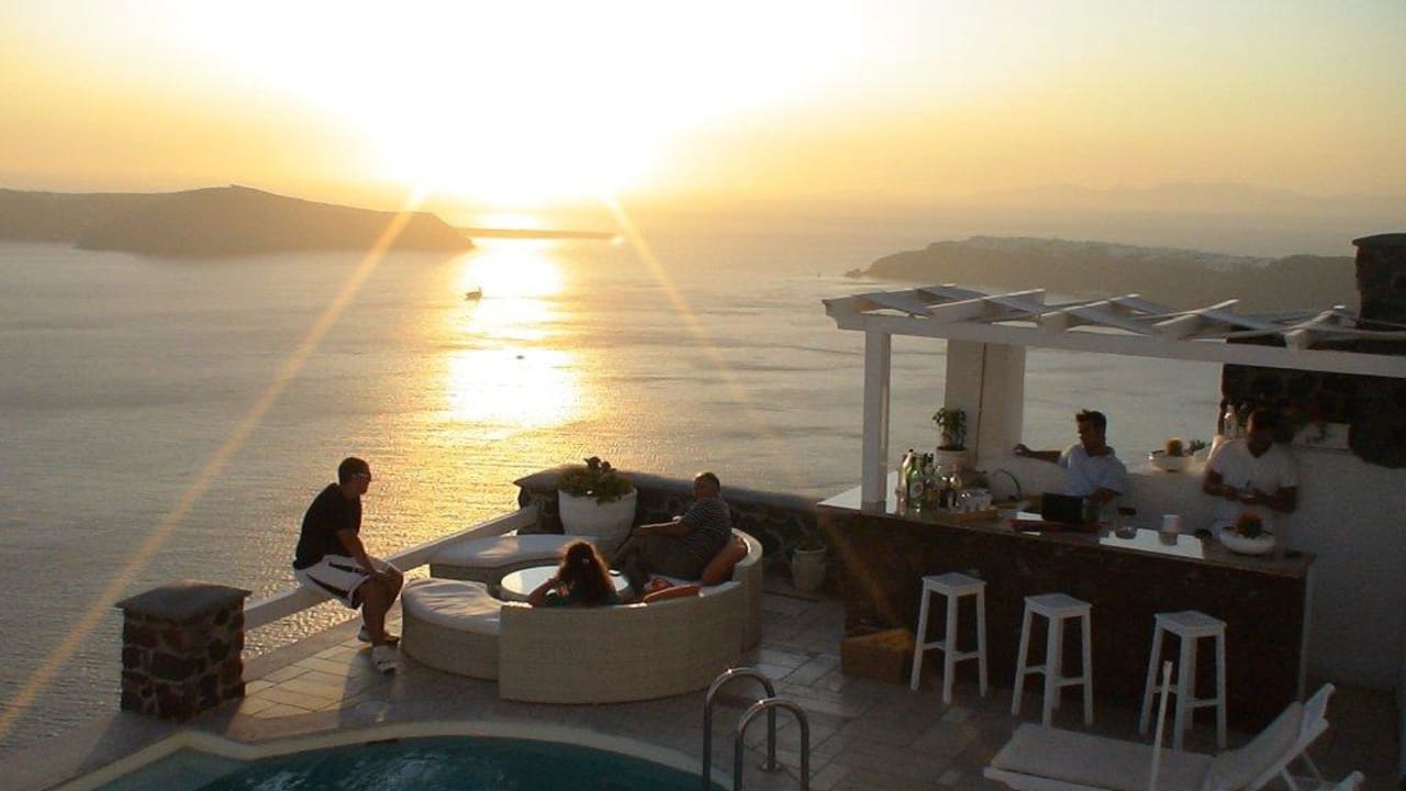 Poolanlage mit Bar Hotel Tholos Resort