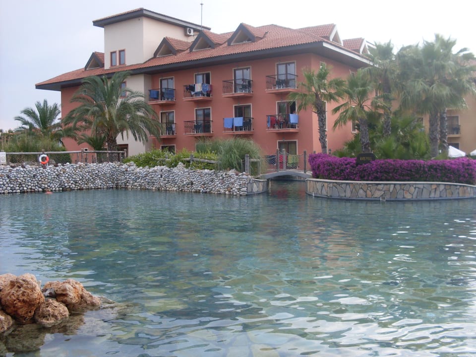 Wave Pool Club Grand Aqua