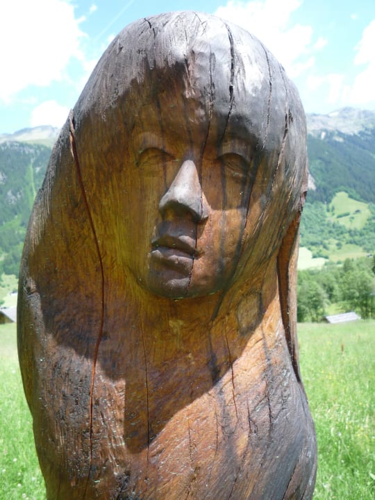 Figur am neuen Kunstweg Sonklarhof