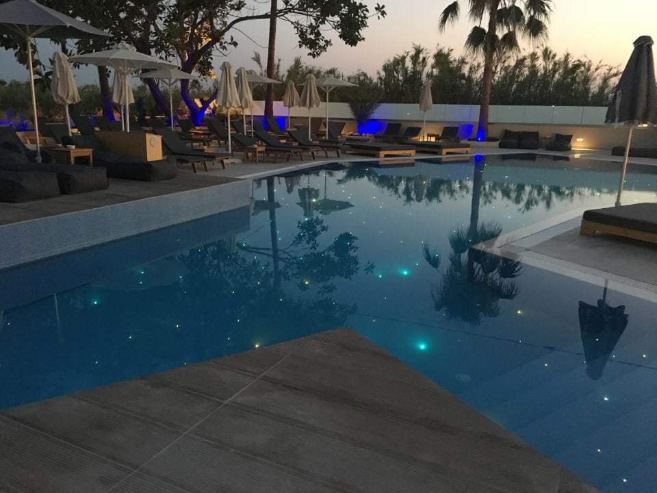 Pool Imperial Palace