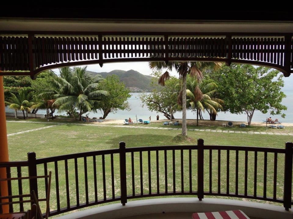 Der tolle Ausblick von unserem Balkon Le Domaine de La Reserve