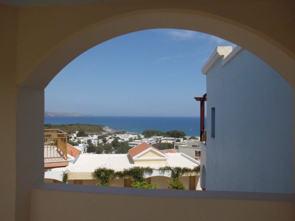 Parallelblick zu oberen Zimmern Lindos Imperial Resort & Spa