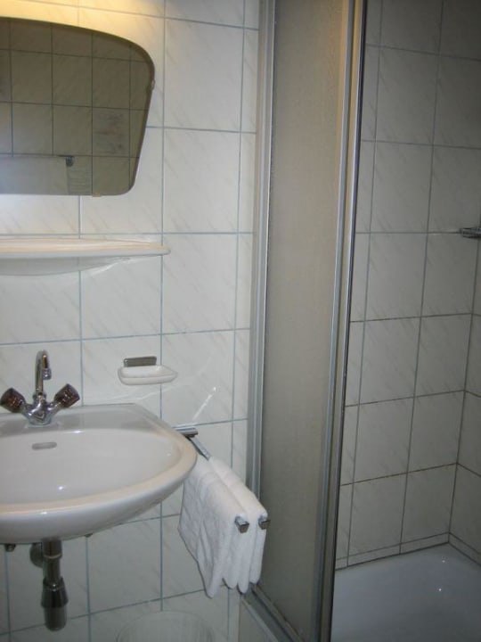 "Badezimmer" Hotel Hauserwirt (Münster) • HolidayCheck (Tirol | Österreich)