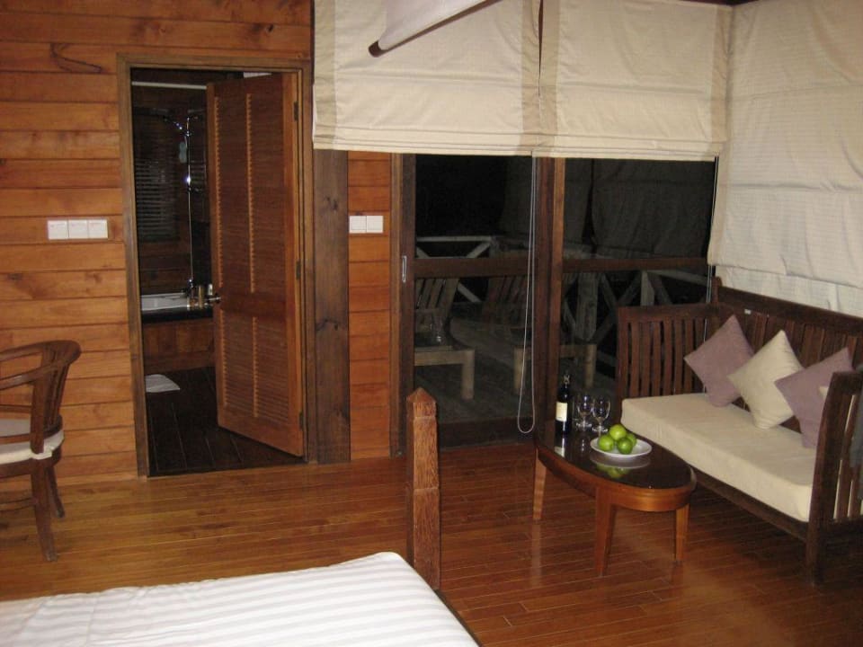 Bed / Living Room - WB LUX South Ari Atoll