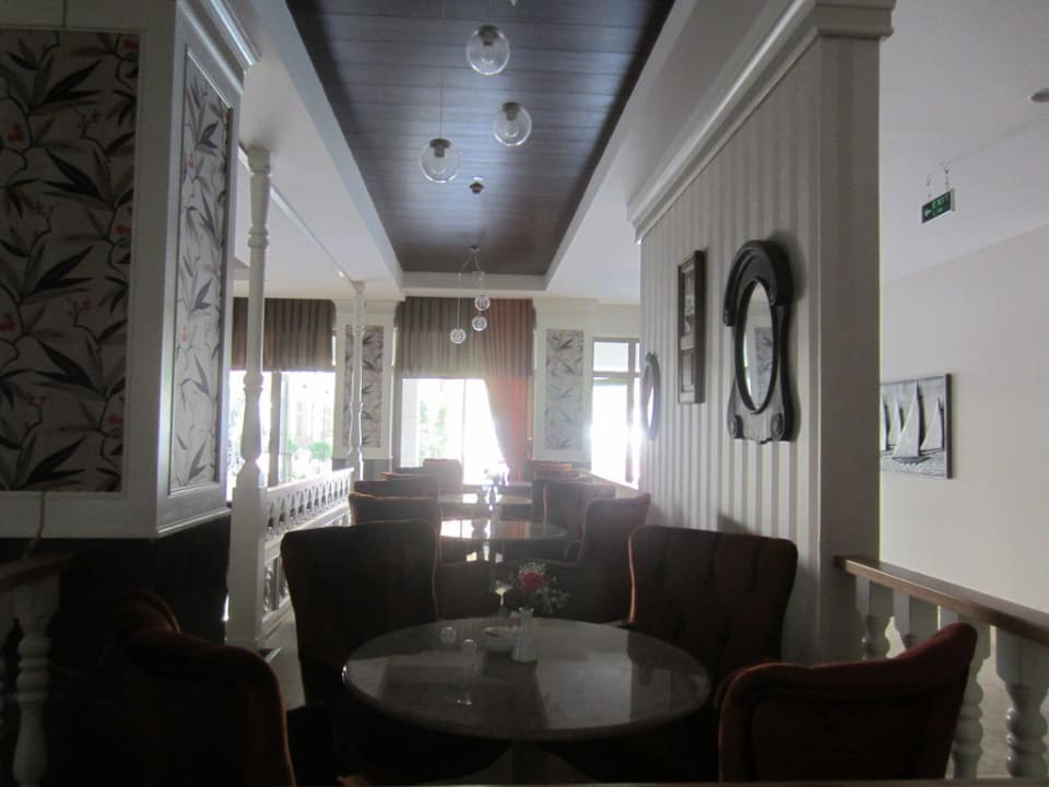 Unterer Bereich zur Poolanlage Port Side Resort Hotel