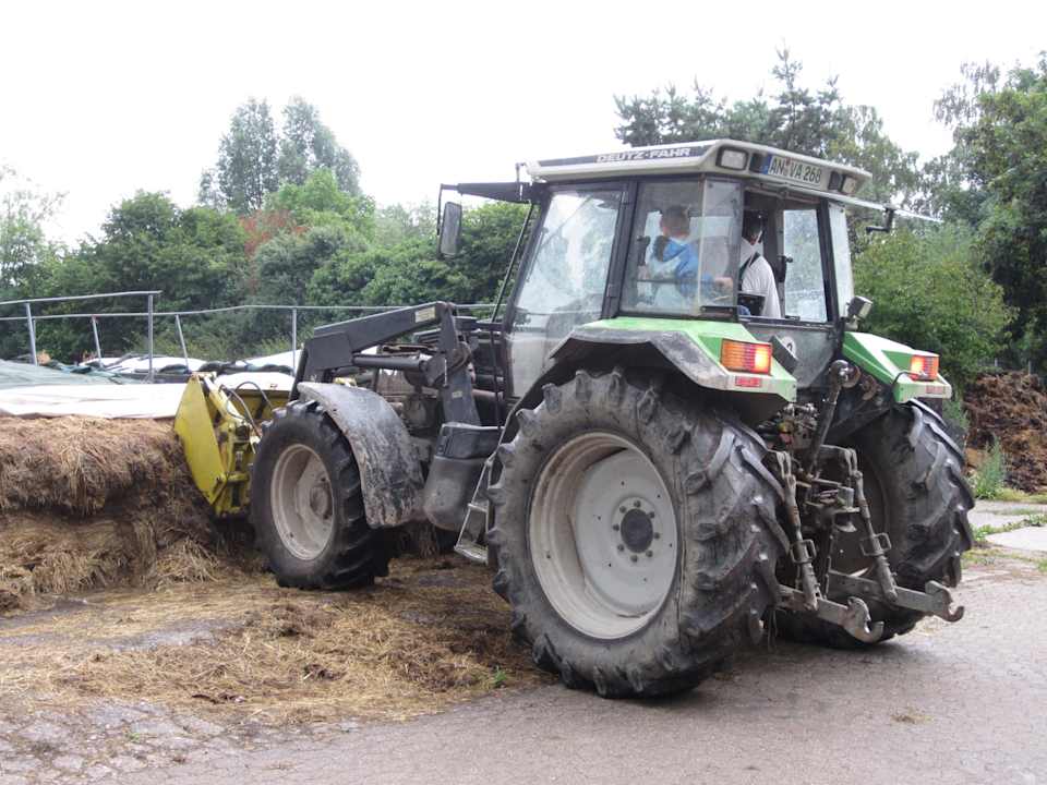 Traktormitfahrt, Silage Ferienbauernhof Unkel